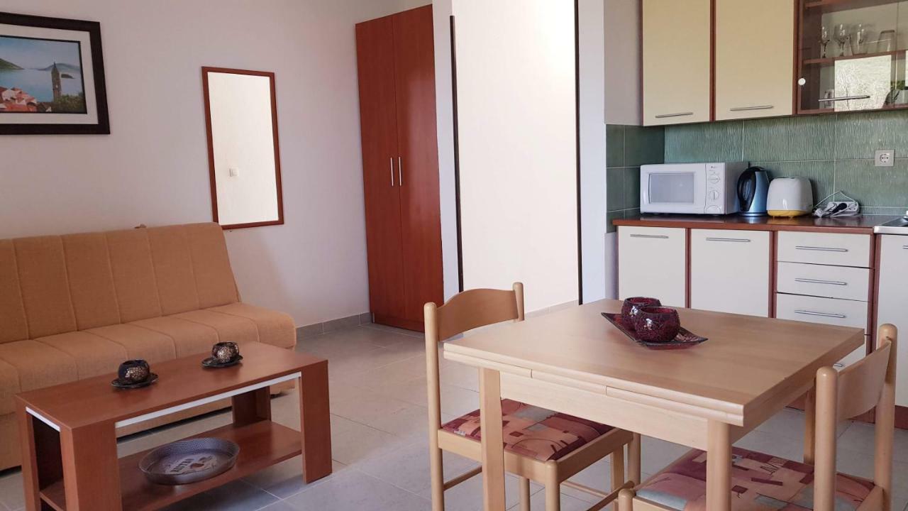 Apartmani Lazarevic Лущица Екстериор снимка